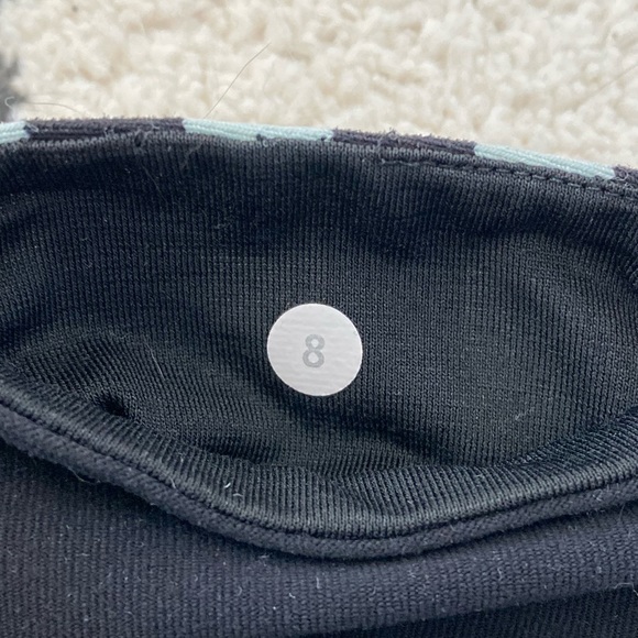 Lululemon reversible shorts - Picture 2 of 3